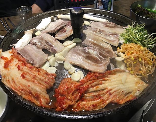 솥뚜껑 삼겹살